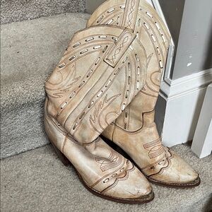 70’s Vintage Distressed Zodiac Women's Cream/Tan Western Cowboy Boots